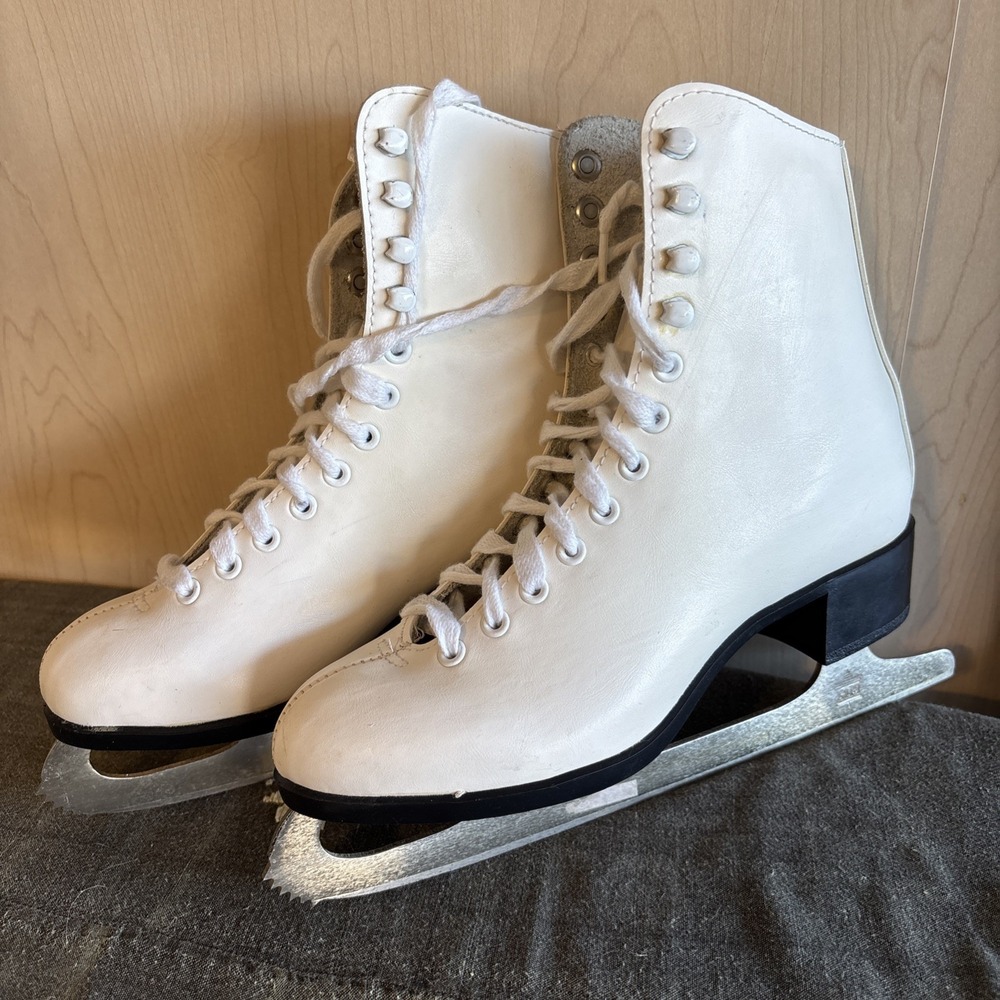 CCM Competitor Figure Skates White Women's Size 5 US‎ w/ SLM Blades Canada